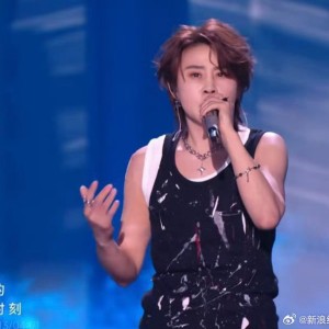 开云官网-王濛浪姐直播展示冬奥夺冠纹身，英文未完待续彰显职业信念|冬奥会|奥运|温哥华冬奥会|乘风2026|王蒙_新浪体育_新浪新闻