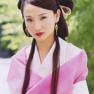 kaiyun-初恋败给蒋雯丽，与耿乐7年恋情也无果，如今孔琳57岁男友是铁佛