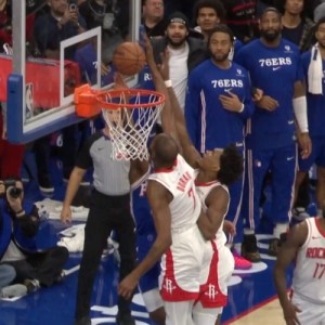 开云-比赛的一部分！回顾杜兰特经历过的漏判：勇不出界成名梗