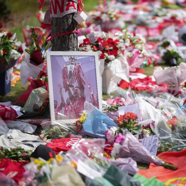 1753522085993000219.jpg liverpool.jpg