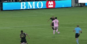 1693795078269038416.gif mia 2.gif