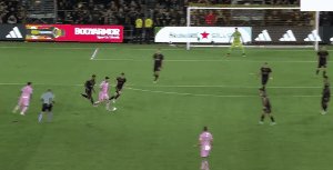 1693795761090077597.gif mia 3.gif